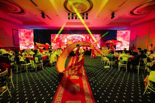 Múa Hào khí Việt Nam sự kiện" tôn vinh giáo viên tiêu biểu năm 2024"